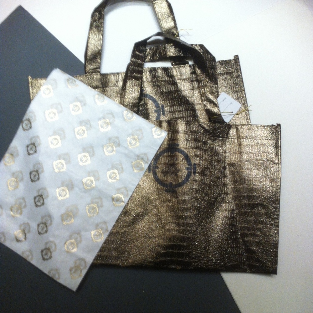 NWT FOUR LARGE JM COLLECTION SHOPPING BAG W/TISSUE